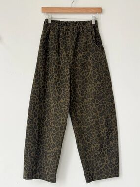Le Bonne Shop Arc Pants in Fern Leopard